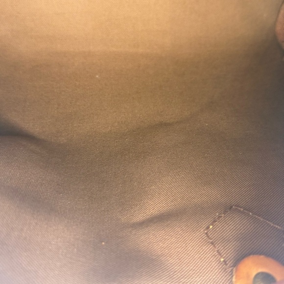 Louis Vuitton Speedy 30 Satchel with Iconic Monogram - Picture 8 of 13